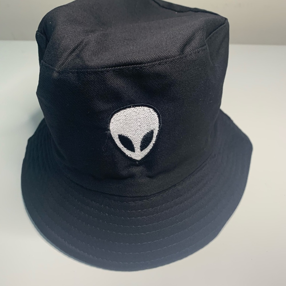 Alien buckethat - Picture 2 of 5